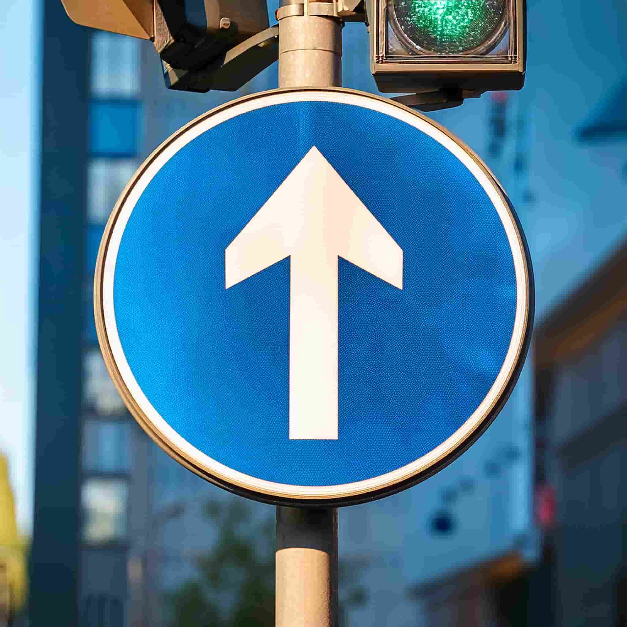 Blaues-Strassenschild